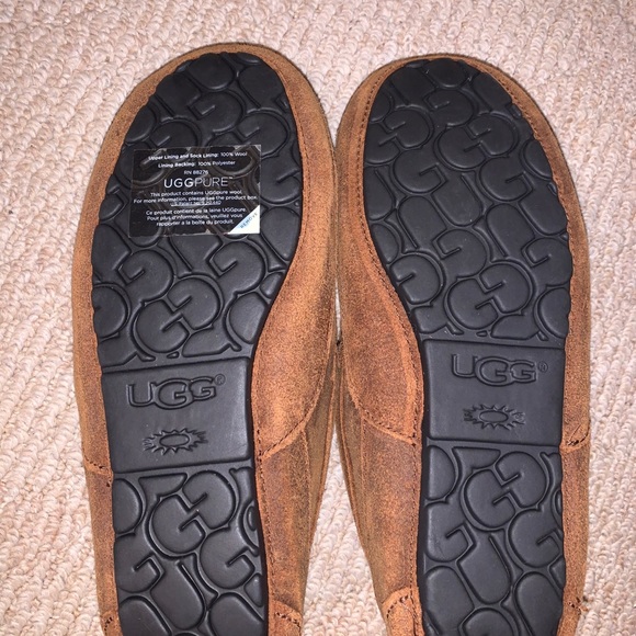 Men’s UGG slippers - Picture 4 of 4
